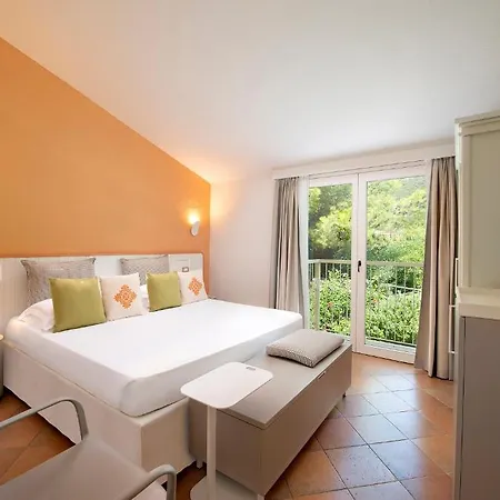 Conrad Chia Laguna Sardinia 5*