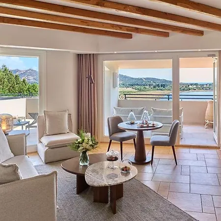 Conrad Chia Laguna Sardinia Hotel
