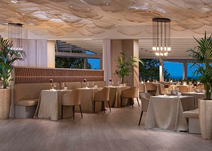 Conrad Chia Laguna Sardinia 酒店 多穆斯-德玛丽亚